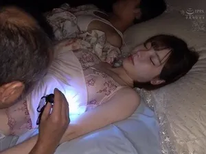 Cô em người yêu hứng tình